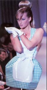 99231_bb_ID_EstelleHalliday_1990_09_MUGLER_SS91_COLLEZIONI_050_122_420lo.jpg