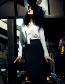 th_004_Jessica_Stam_by_Willy_Vanderperre_for_W_Magazine.jpg