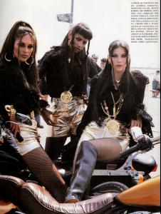 Vogue Italia september 1992.jpg