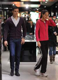 Ana_Ivanovic_shopping_at_Armani_Boutique 008.jpg