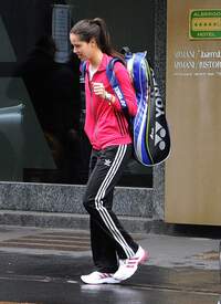 Ana_Ivanovic_shopping_at_Armani_Boutique 010.jpg