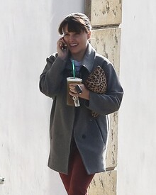 SophiaBushDec272012_09.jpg