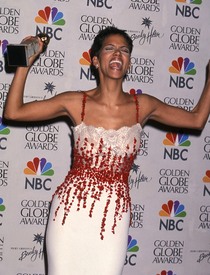 HalleBerry57thAnnualGoldenGlobeAwards01.24.200324.jpg