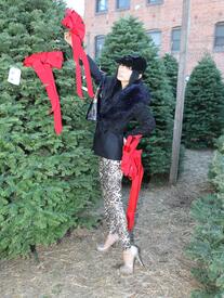 Bai Ling christmas tree shopping in Hollywood 20.12.2012_10.jpg