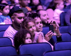 Halle Berry at Yo Gabba Gabba! Live at the Nokia Theatre in L.A. 23.11.2012_09.jpg