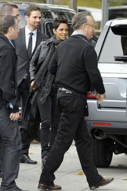 Halle Berry makes a visit to Axel Springer publishing house in Berlin 4.11.2012_04.jpg