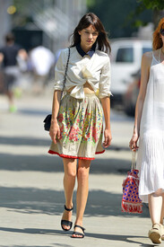 Alexa Chung seen out SoHo New York City 7uw9JxWesg-l.jpg