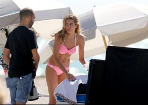 Jessica+Hart+Jessica+Hart+Poses+Victoria+Secret+4tvNWopoYctl.jpg