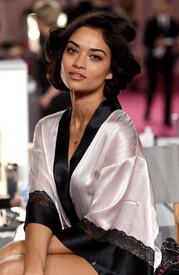 2014_Victoria_Secret_Fashion_Show_Hair_Makeup_cx.jpg