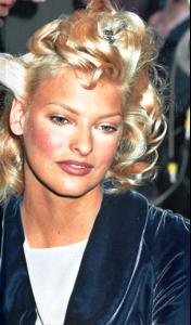 17-tops-linda-evangelista-carla-bruni-et-sa-mere-patricia-hartmann-ines-sastre-lemag2 (17).jpg