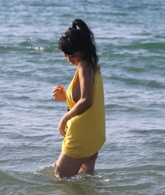 Bai Ling enjoyed Thanksgiving in Marina Del Rey 28.11.2014_17.jpg