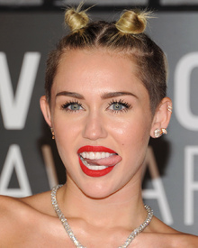 tduid300011_MileyCyrus.jpg