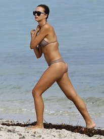 Sandra-Kubicka--Hot-in-Bikini--07.jpg