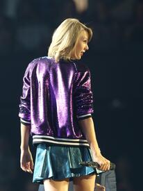 tswift071215BZNimage6.jpg