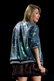 tswift101215BZNimage5.jpg