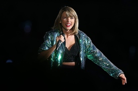 tswift101215BZNimage6.jpg