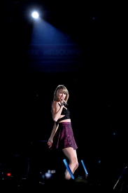 tswift101215BZNimage24.jpg