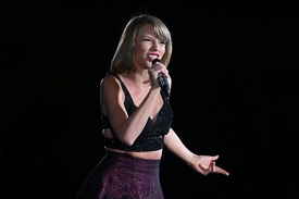 tswift101215BZNimage30.jpg