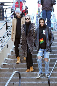 Gigi-Hadid-Out-in-Aspen--14.jpg