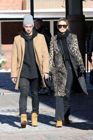 Gigi-Hadid-Out-in-Aspen--15.jpg
