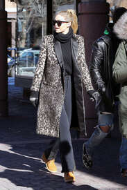 Gigi-Hadid-Out-in-Aspen--16.jpg