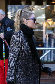Gigi-Hadid-Out-in-Aspen--18.jpg