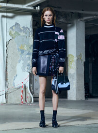 versace-pre-fall-2016-lookbook-05.jpg