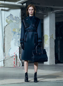 versace-pre-fall-2016-lookbook-06.jpg