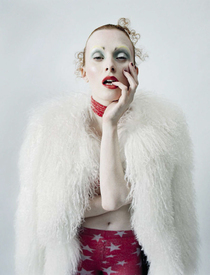 Vogue_Italia-December_2015-Karen_Elson-by-Tim_Walker-00.jpg