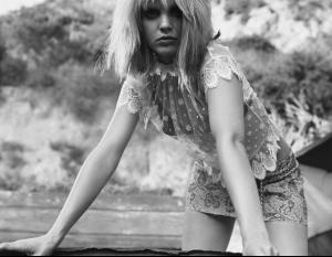 566704a95cf08_Mena-Suvari-228527_1280_99