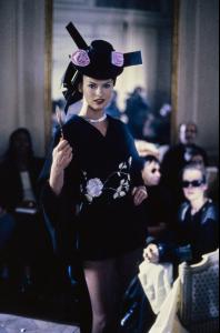 JOHN-GALLIANO-FALL-1994-RTW-01-LINDA-EVA