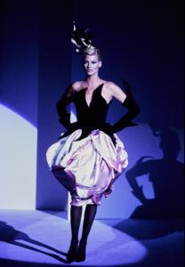 THIERRY-MUGLER-FALL-1995-RTW-66-LINDA-EVANGELISTA-copy.jpg