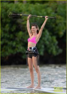 behati-prinsloo-candice-swanepoel-flaunt
