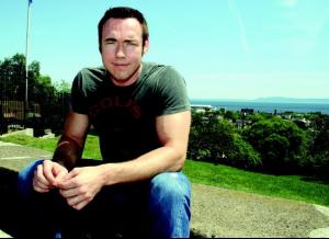 kinopoisk.ru-Kevin-Durand-1133731.thumb.