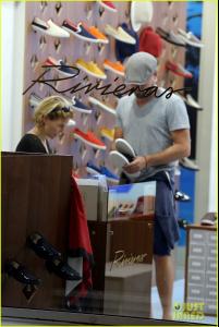 leonardo-dicaprio-shopping-in-france-01.jpg