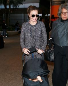 miranda-kerr-at-lax_2.thumb.jpg.2dde2e70