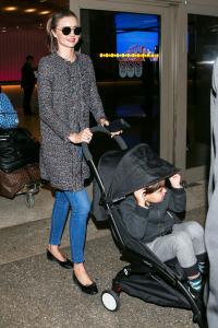 miranda-kerr-at-lax_5.thumb.jpg.7b96224e