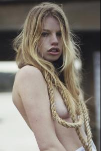 568adbee19a75_christinaf2.thumb.jpg.5a4a