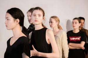 56a7326fe279b_GiambattistaValliSpring201
