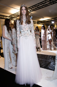 56a9ce2bc2c3f_ElieSaabSpring2016Backstag