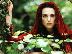 56ae4e900e490_Katie_McGrath-lovely(11).t