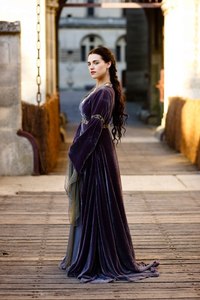 56ae4e9b56520_Katie_McGrath-lovely(12).t