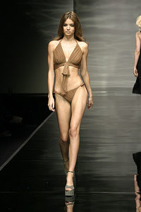 56ae5218b7ded_Miranda-Kerr---Runway(4).t