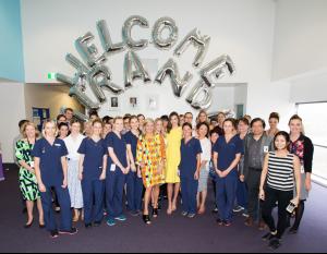 MIrandaKerr-RoyalHospitalForWomen-171215