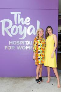 MIrandaKerr-RoyalHospitalForWomen-171215