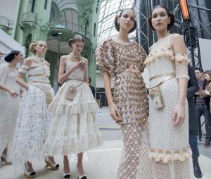 chanel-spring-2016-couture-backstage-kev