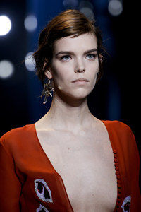 dior_meghan3.thumb.jpg.7f99e472207af877c