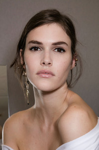 dior_van10.thumb.jpg.6fa2e2f33d24ac0590e