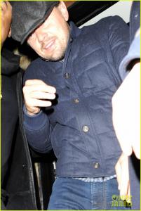 leonardo-dicaprio-lukas-haas-party-london-05.jpg