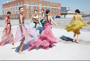 yuan-bo-chao-gia-tang-jing-wen-dylan-xue-luping-wang-xiao-wen-ju-by-elaine-constantine-for-vogue-china-november-2015-21.jpg